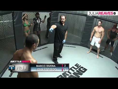 ❤️ Ultimate Fighter ቀለበቱ ውስጥ ከተጣላ በኋላ አንዲት ቁጥር ሴትን ትበዳለች። ❤️  ወሲብ ️❤